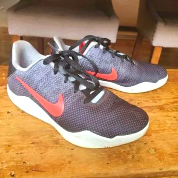 AUTHENTIC NIKE KOBE 11 ELITE LOW TINKER Youth Size 5.5